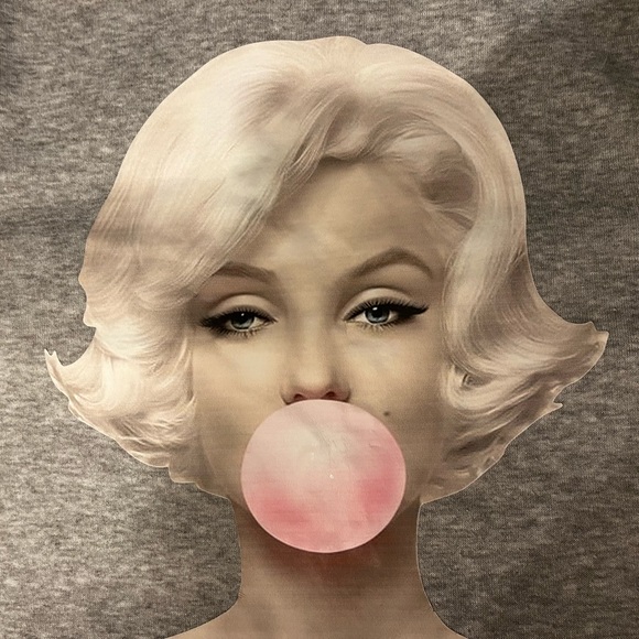 Iconic Marilyn Monroe sweatshirt 💗 - Picture 6 of 7